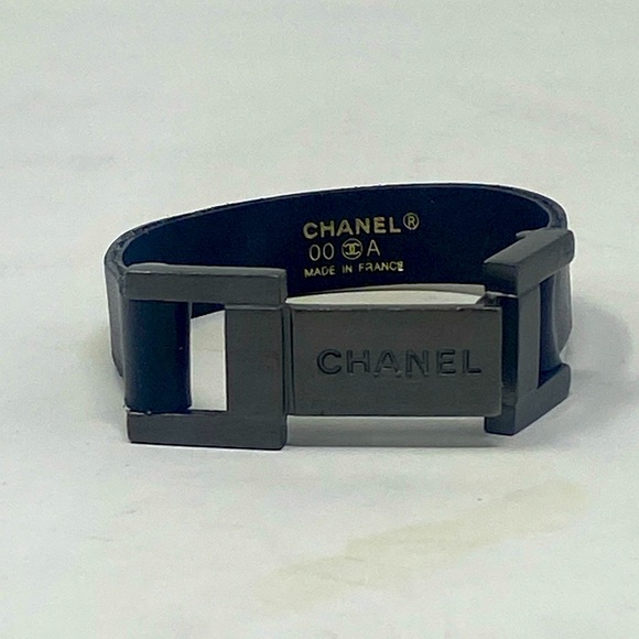 CHANEL Leather Bracelet Vintage Authentic - Picture 1 of 14